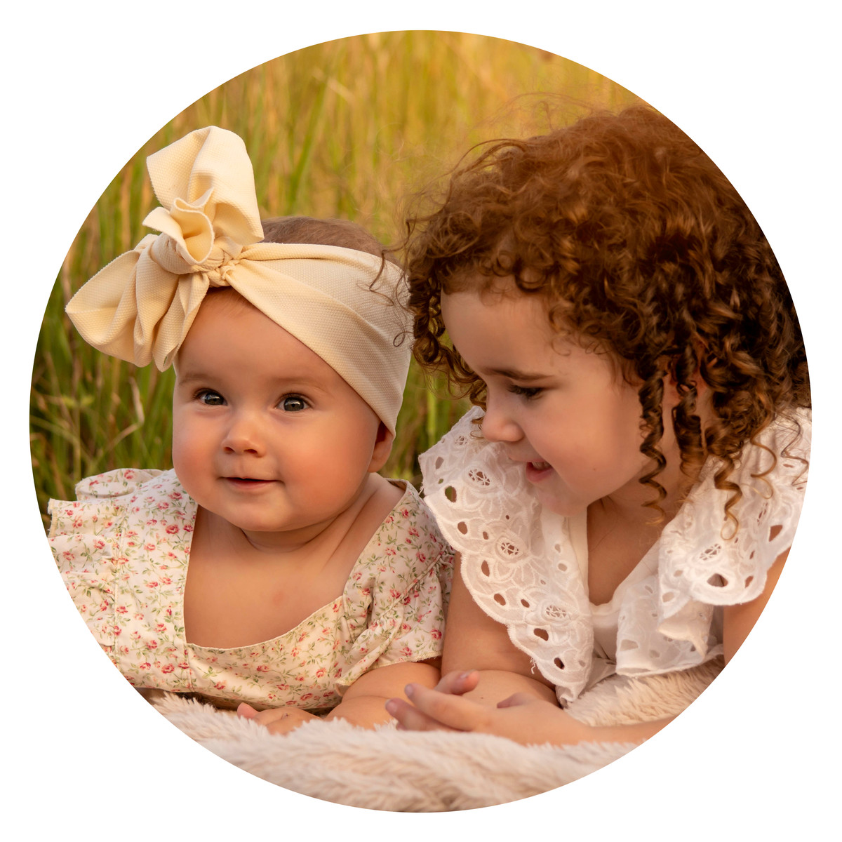 Family mini sessions Townsville PHOTOGRAPHER hannah Elizabeth 